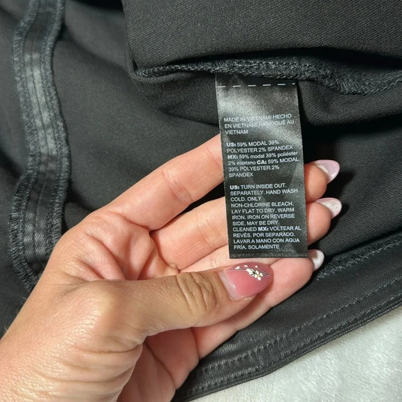 EUC White House black market faux wrap skirt - Picture 6 of 10